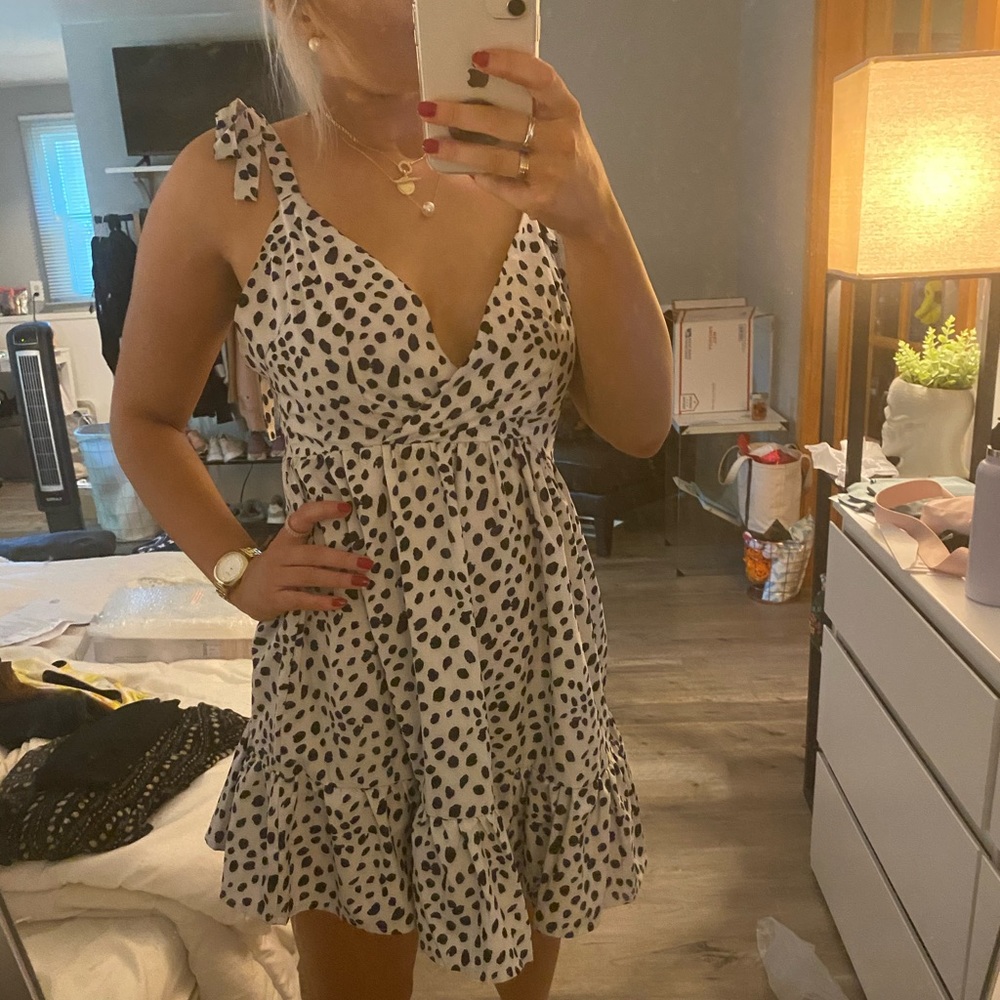SHEIN dress - Picture 2 of 4